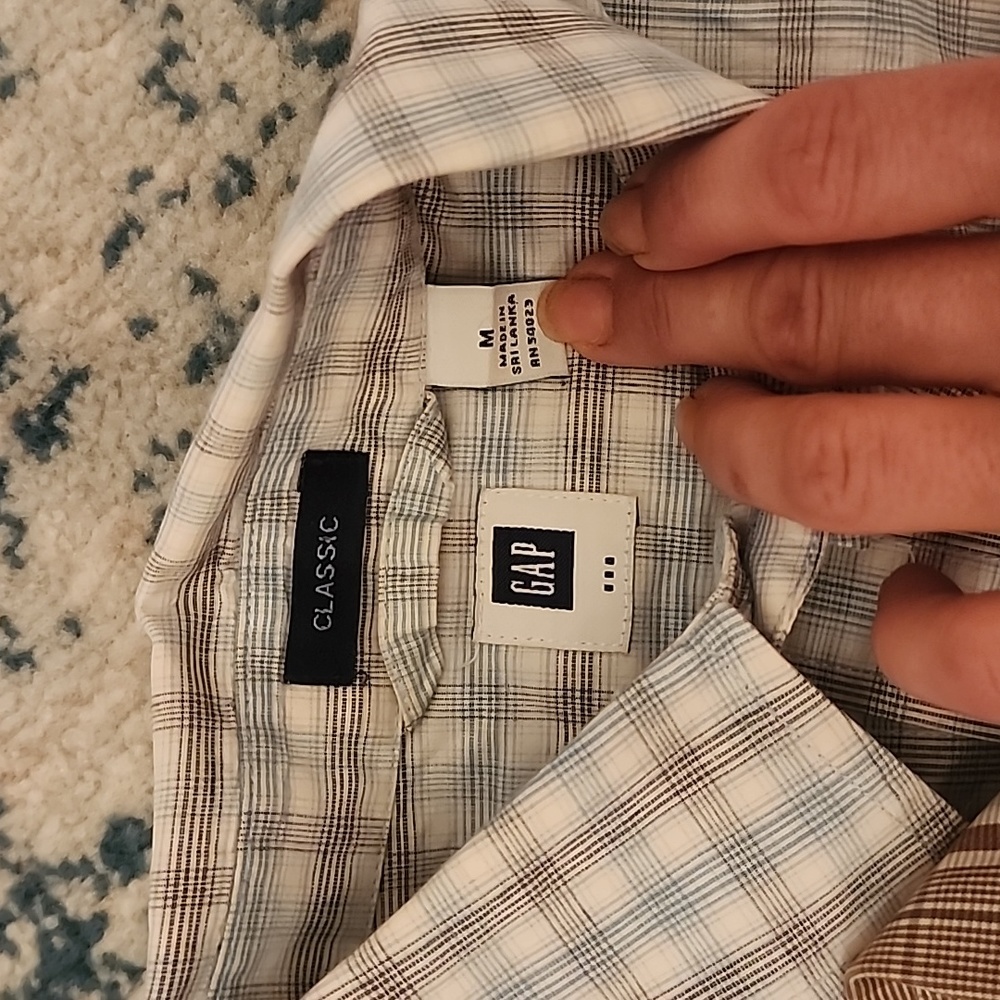2 Gap Button Down Polos - image 3